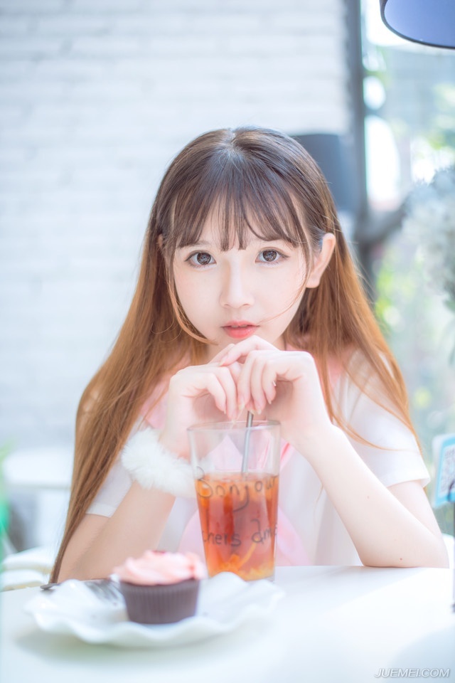 “你说什么！？”张任府中，张任面色难看的看着自己的管家，握紧了拳头。